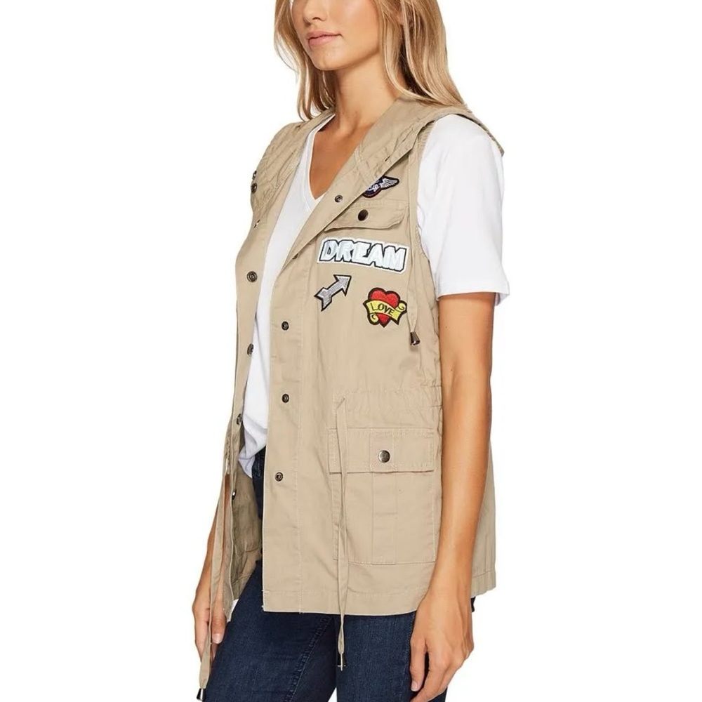 Romeo & Juliet Couture Hooded Vest with Varsity Patches NWT - Picture 4 of 12